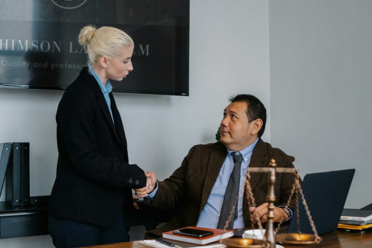 Prud&rsquo;hommes : 3 erreurs des employeurs que votre avocat à Saintes peut éviter